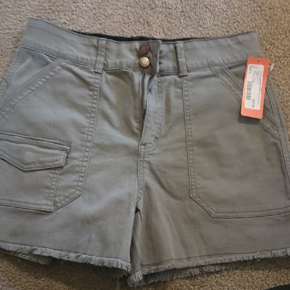 Stylish Green Women's Shorts